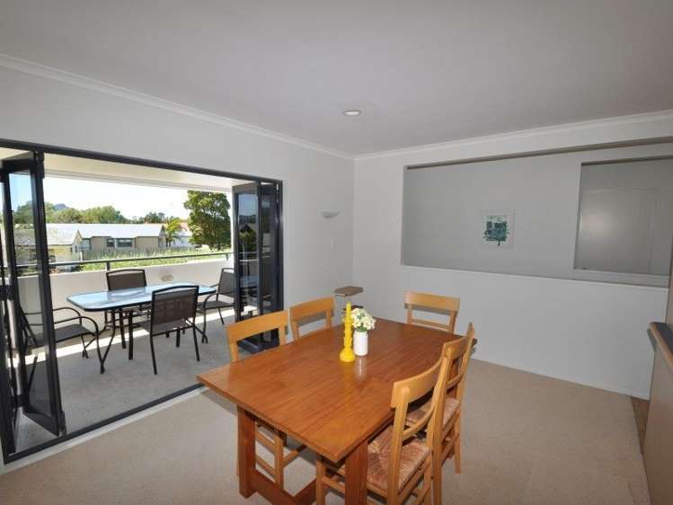 110 The Yardarm Pauanui_5