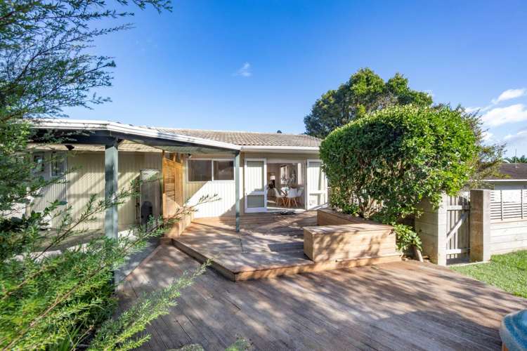 46 Onedin Place Titirangi_2
