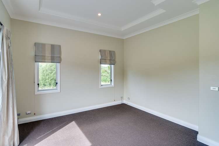 127 Kent Terrace Taradale_10