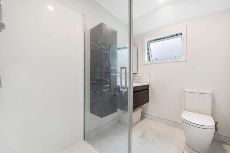 92A Beach Road Mellons Bay_12