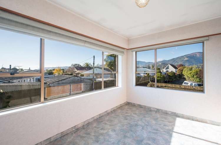 2 Balmoral Place Stoke_12