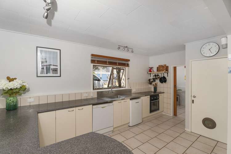 211 Mangakahia Drive Whangapoua_31