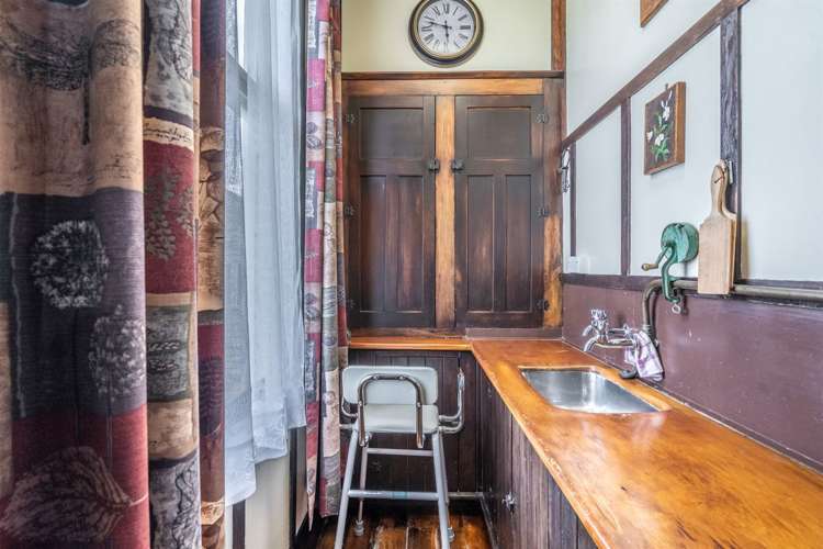 29 Oxford Street Gore Surrounds_8