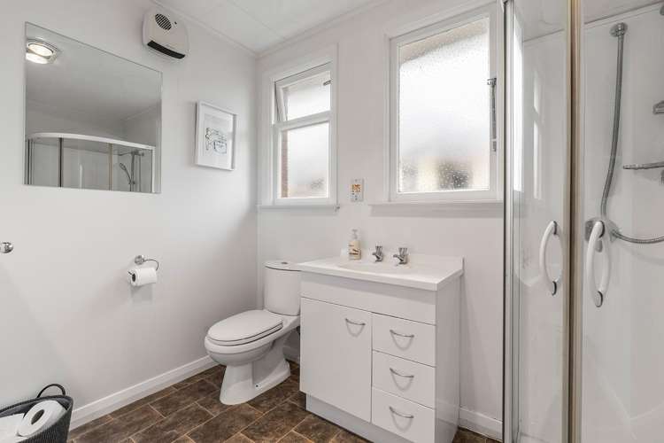 8 Weir Street Green Island_25