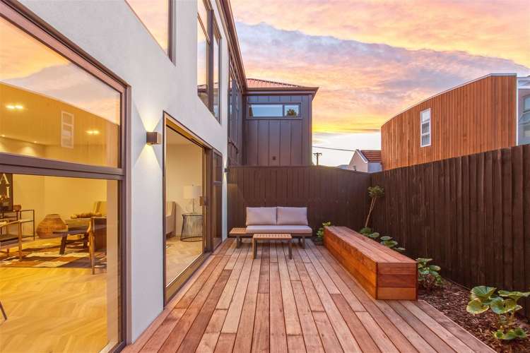 2/6 Naseby Street Merivale_18