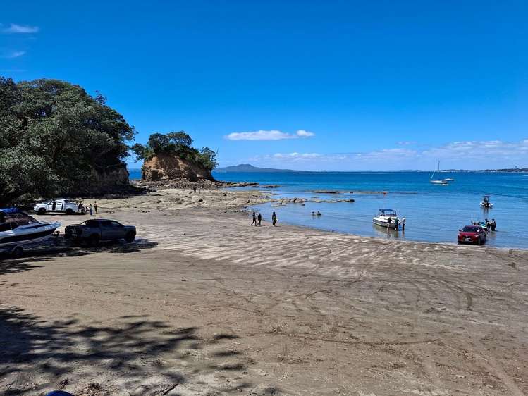 918 Beach Road Waiake_15