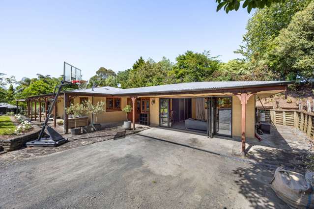 Stunning Setting, Family Home & Cottage