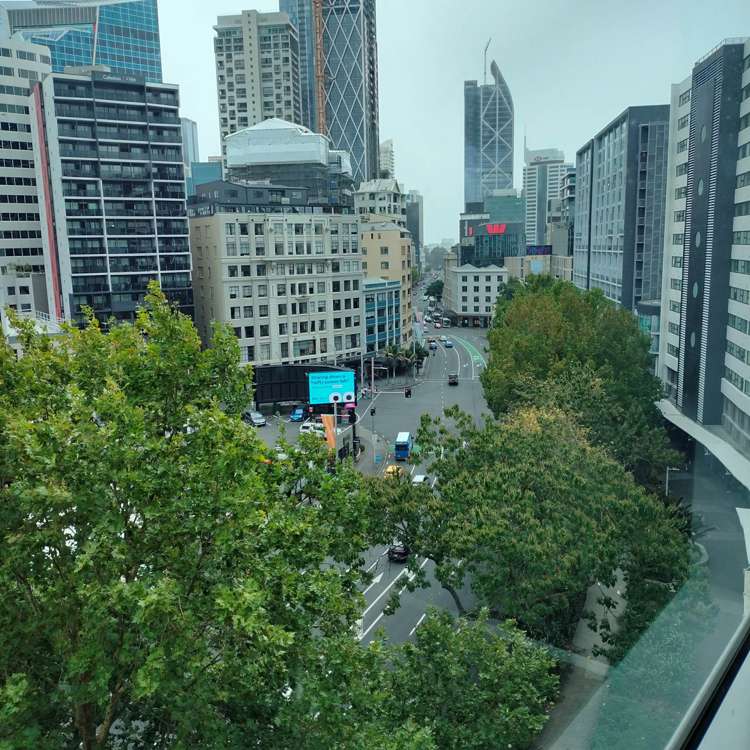 1004/30 Beach Road City Centre_8