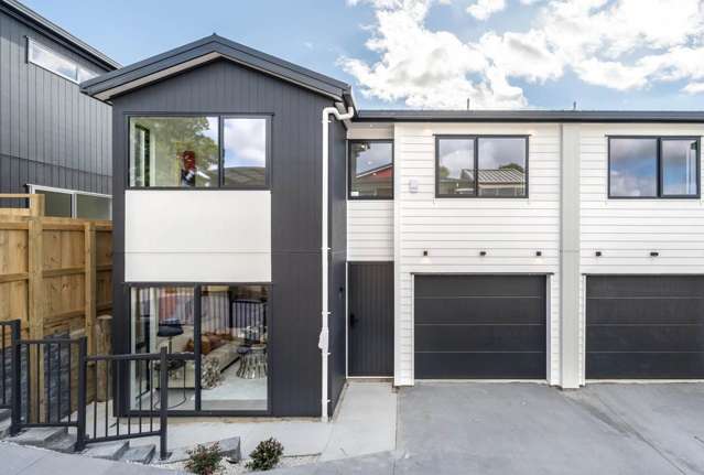 Brand New Spacious home in Botany Downs!
