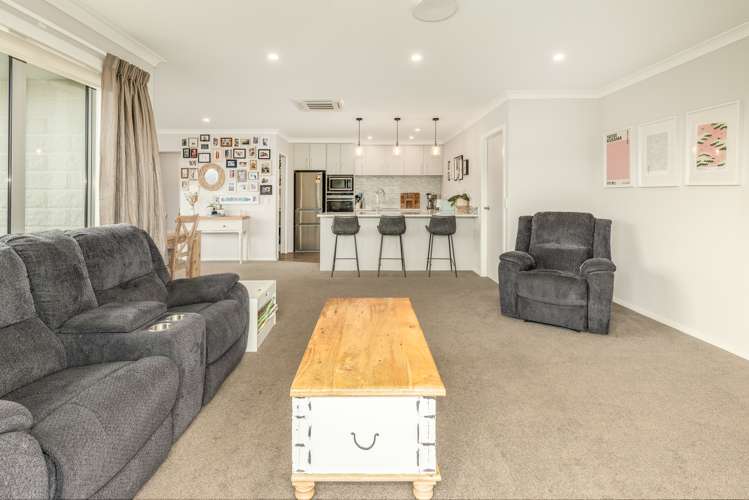 13 Saint Vincent Way Waikanae_9