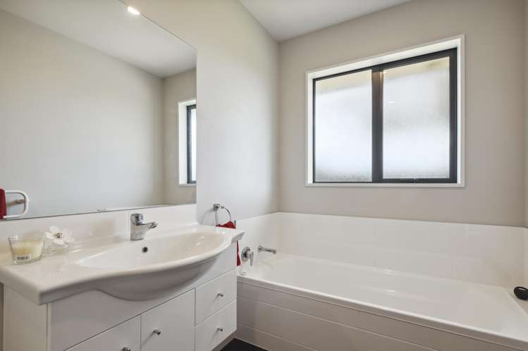 5 Wisteria Lane Rangiora_19