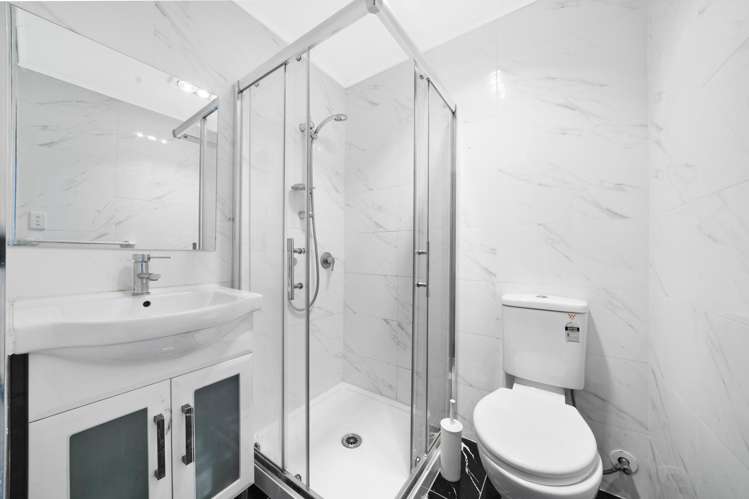 1/2 Kennington Drive Clendon Park_8