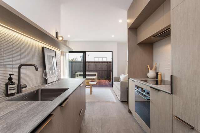 4/44 Winchester Street Merivale_4