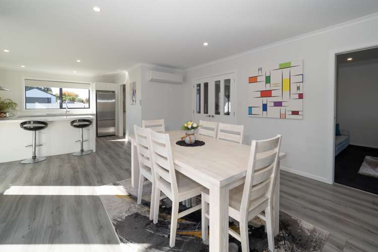 8 Redhaven Rise Netherby_5