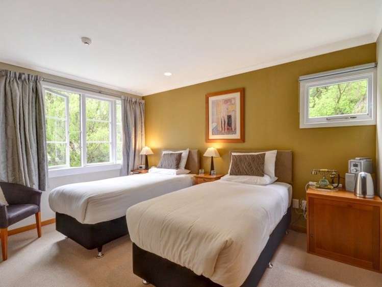 595 Kingston Road Jacks Point_2