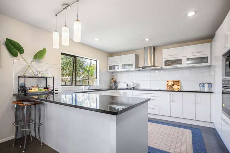 103b Roberts Road Te Atatu South_10