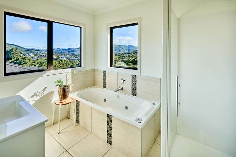 10 Tasman Close Aotea_18