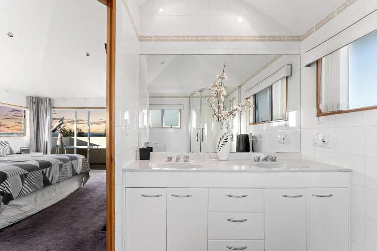 21 Fishermans Cove Army Bay_16