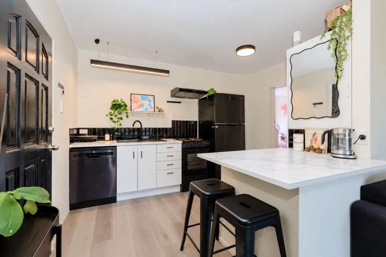 2/217 Laurie Street_1