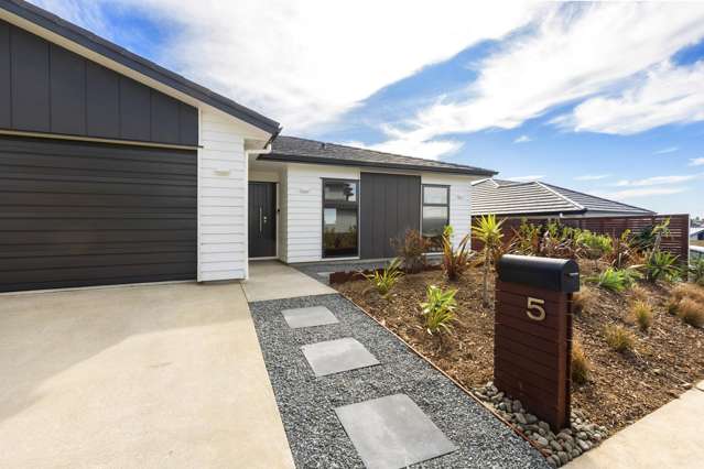 Seamless Flat Level Living
