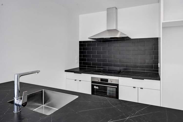 120 Seaview Road Westown_20