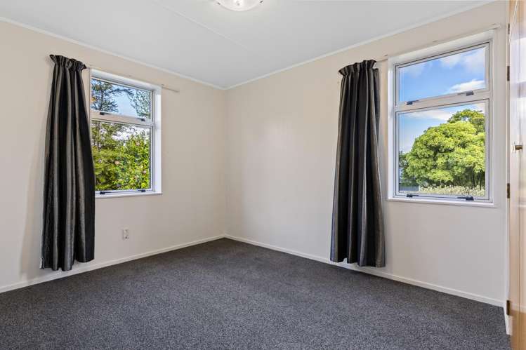 23 Kereru Street Two Mile Bay_16