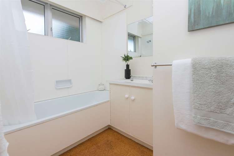 3/68a Ridge Road Howick_11