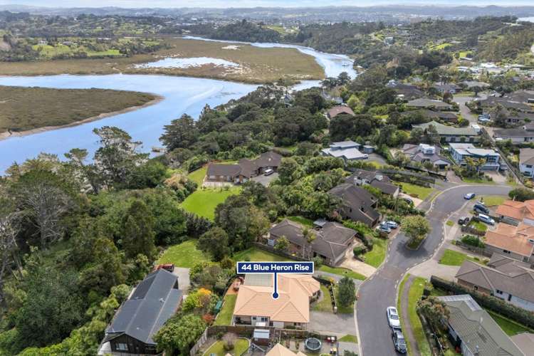 44 Blue Heron Rise Stanmore Bay_16