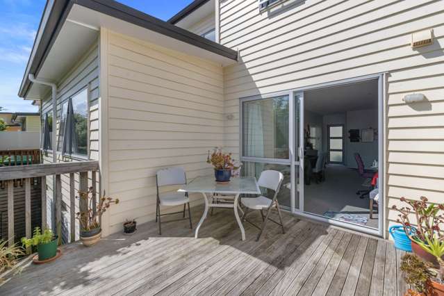 37/11 Ray Small Drive Papakura_4