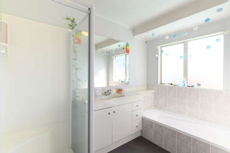 6 Godwin Court Unsworth Heights_13