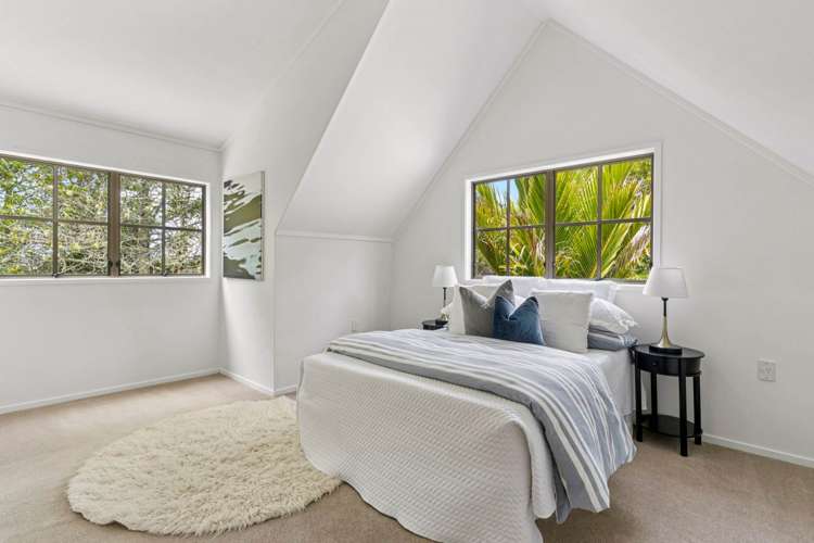 28 Longfellow Parade Glen Eden_18