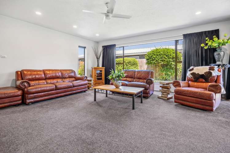 22 Regency Crescent Redwood_8