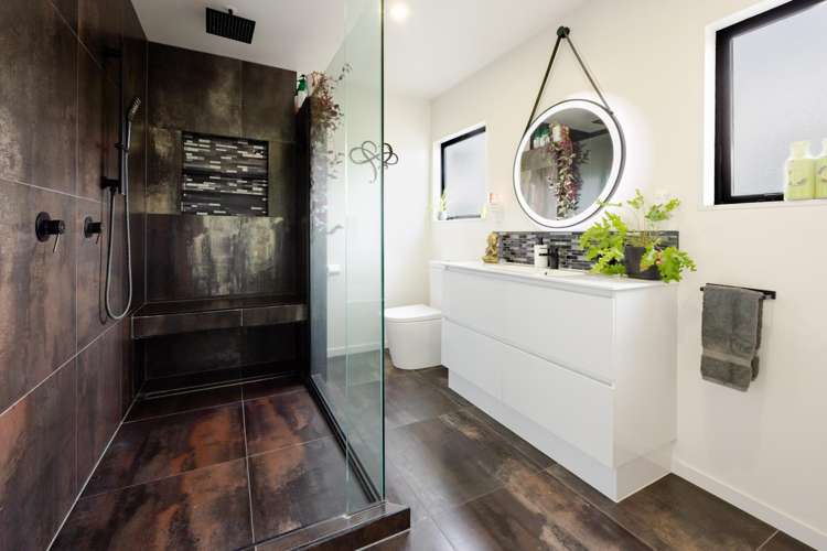 402 Park Road South Akina_16