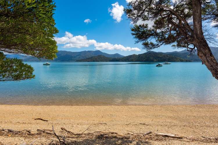 2453 Kenepuru Road Kenepuru Sound_18