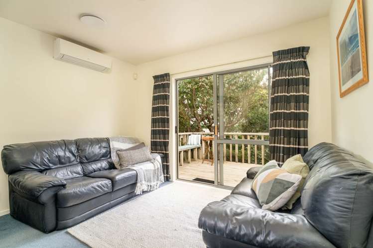 2 Myers Grove Churton Park_14