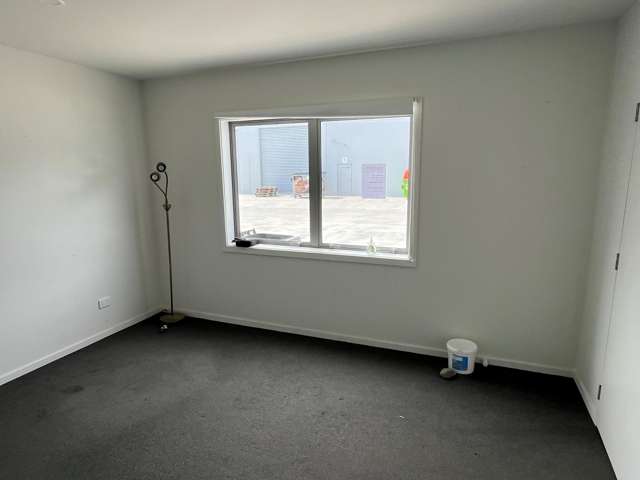 8/4 Lake Bryndwr Lane Burnside_2