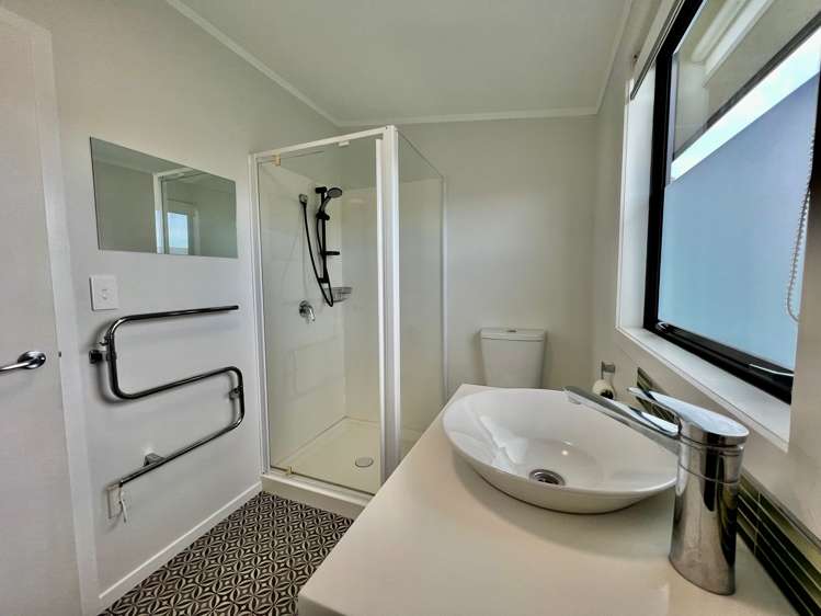 30 Manukau Road Raglan Town_13