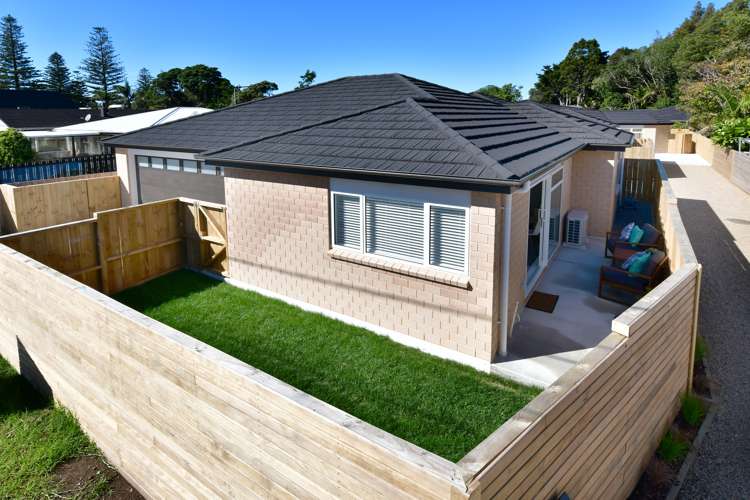 16 Forest Glen Orewa_21