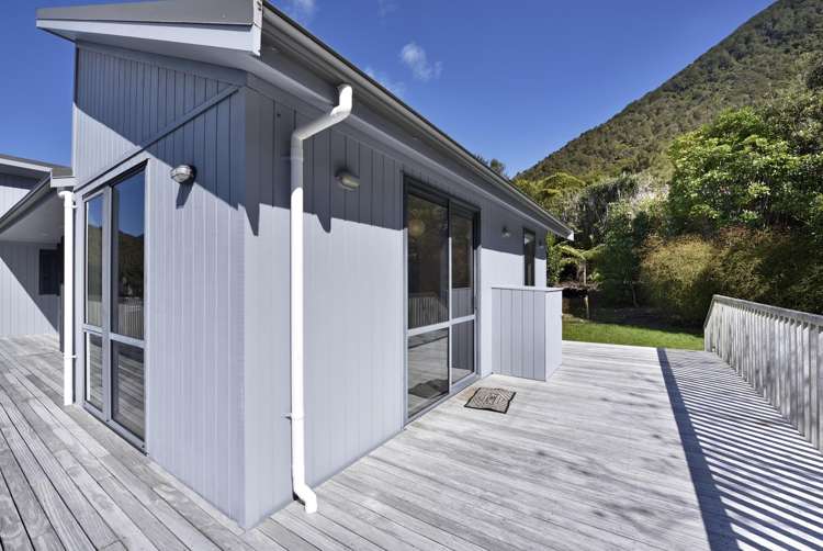 20 Worlds End Road, Tennyson Inlet Marlborough Sounds_8