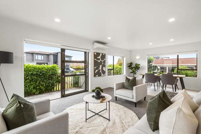 1/27 Knightsbridge Drive Forrest Hill_3