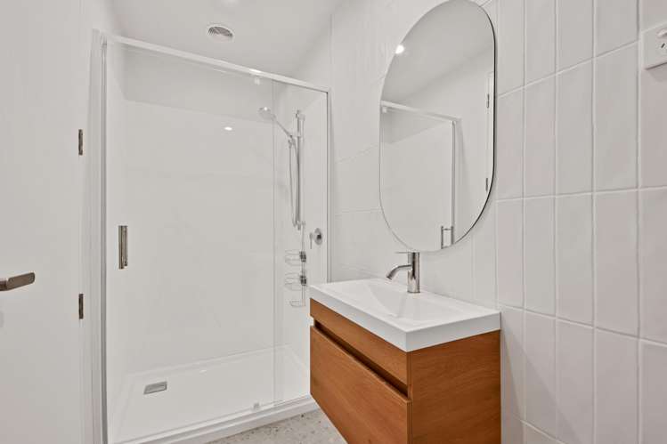 6/24 Dampier Street Woolston_21