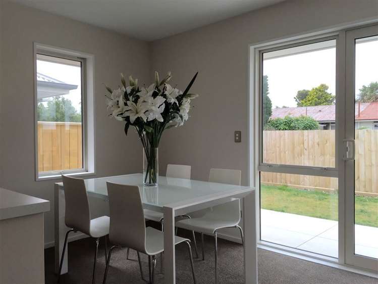 2/61 Lincoln Road Hillmorton_5