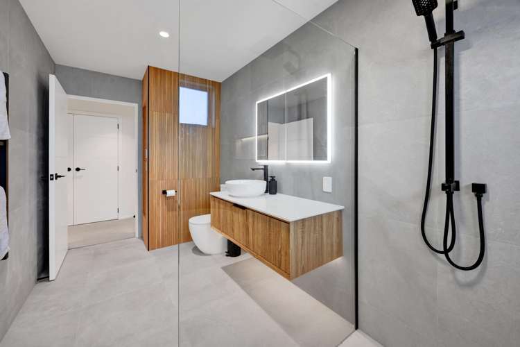 66 Flint Road West Stratford_24