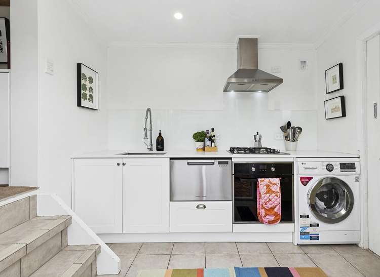 10 Saint Mary Street Thorndon_11