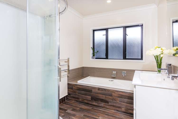 16 Noumea Drive Rangatira Park_14