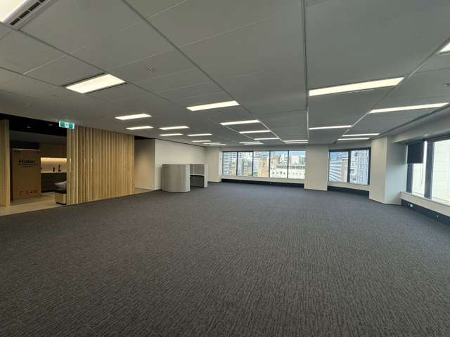 Part level 8/209 Queen Street Auckland Central_1