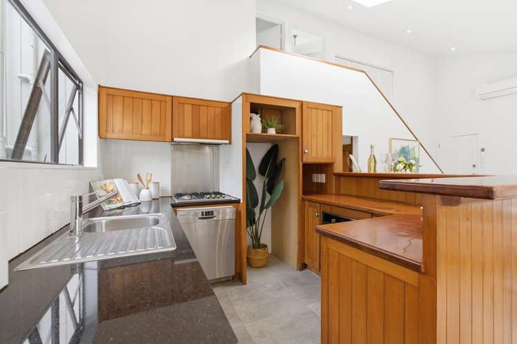 2/24 Wisteria Way Mairangi Bay_6