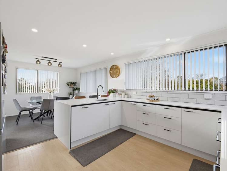 2 Regency Crescent_3