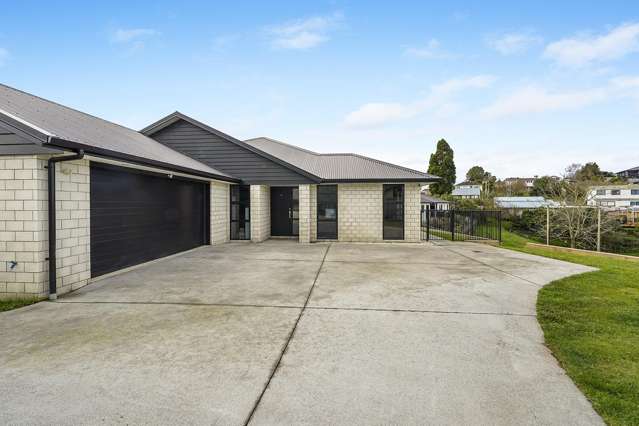 15 Carlingford Rise Dinsdale_1