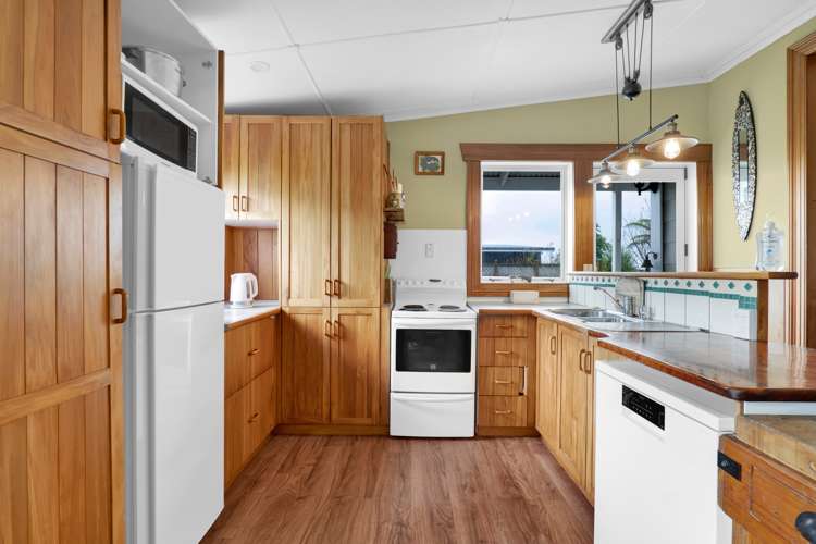 2 Broadway Waitara_6